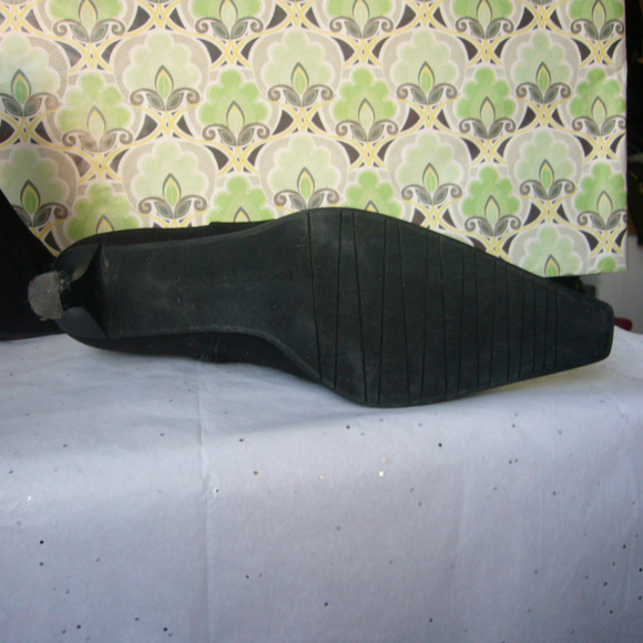 Stuart Weitzman Black Gortex Ankle Boot EUC! 10M - Picture 9 of 15